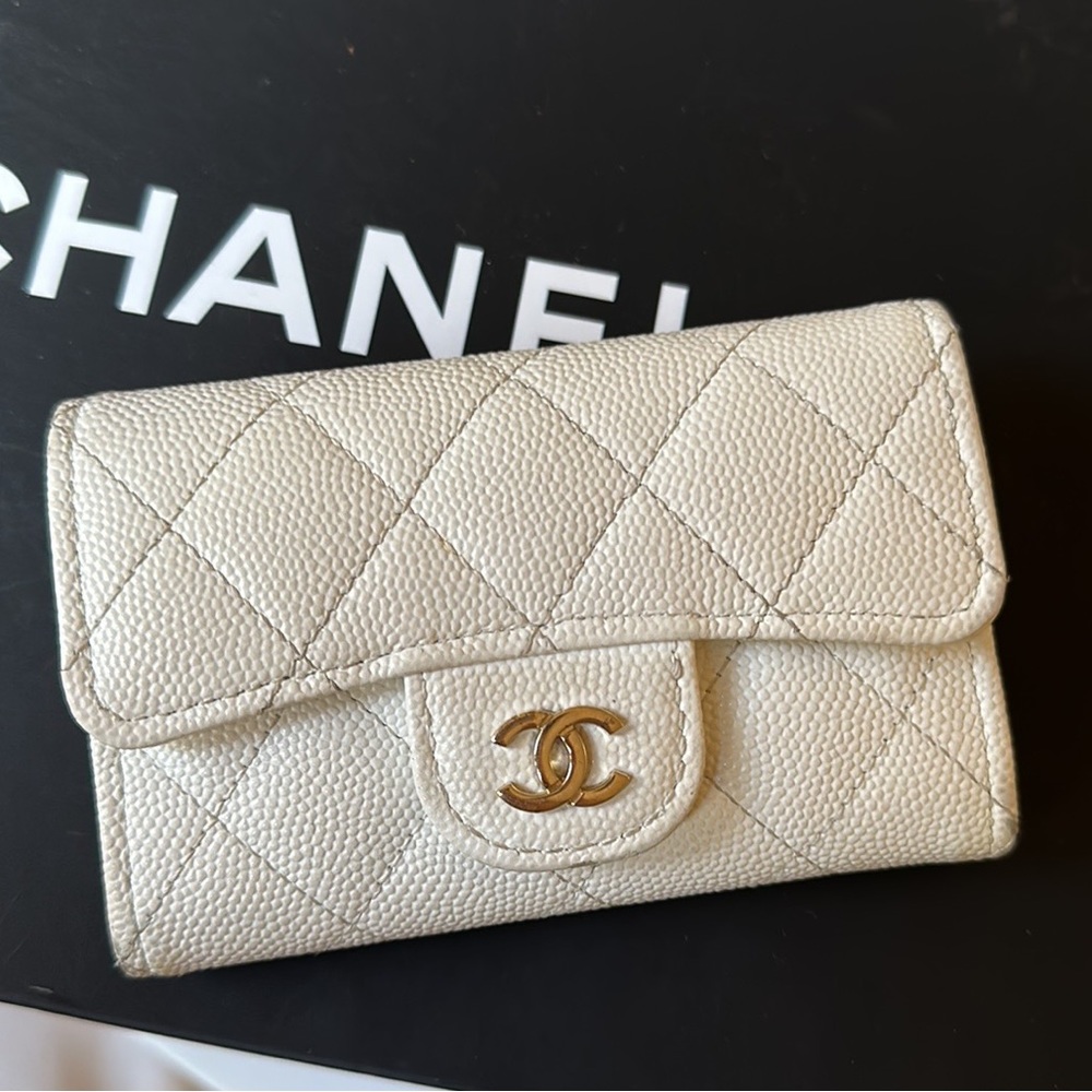 Authentic Chanel white caviar leather wallet card holder purchased in 2022
